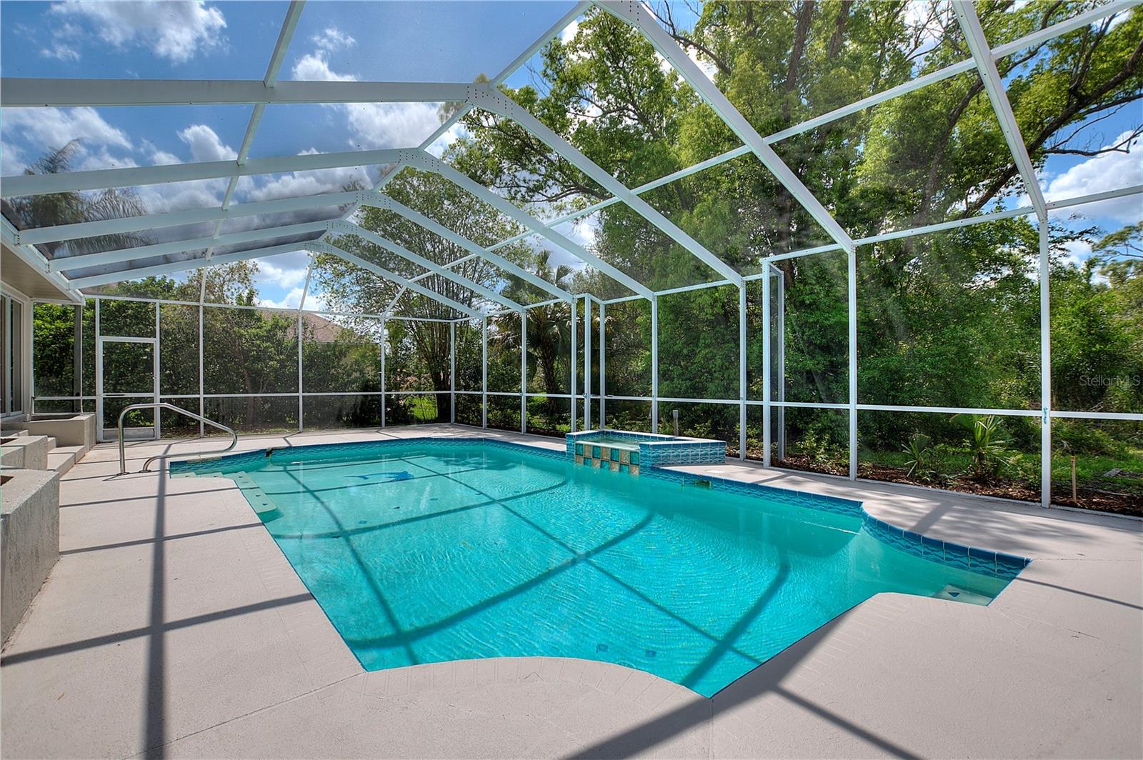 EAST LINDEN ESTATE - Residential