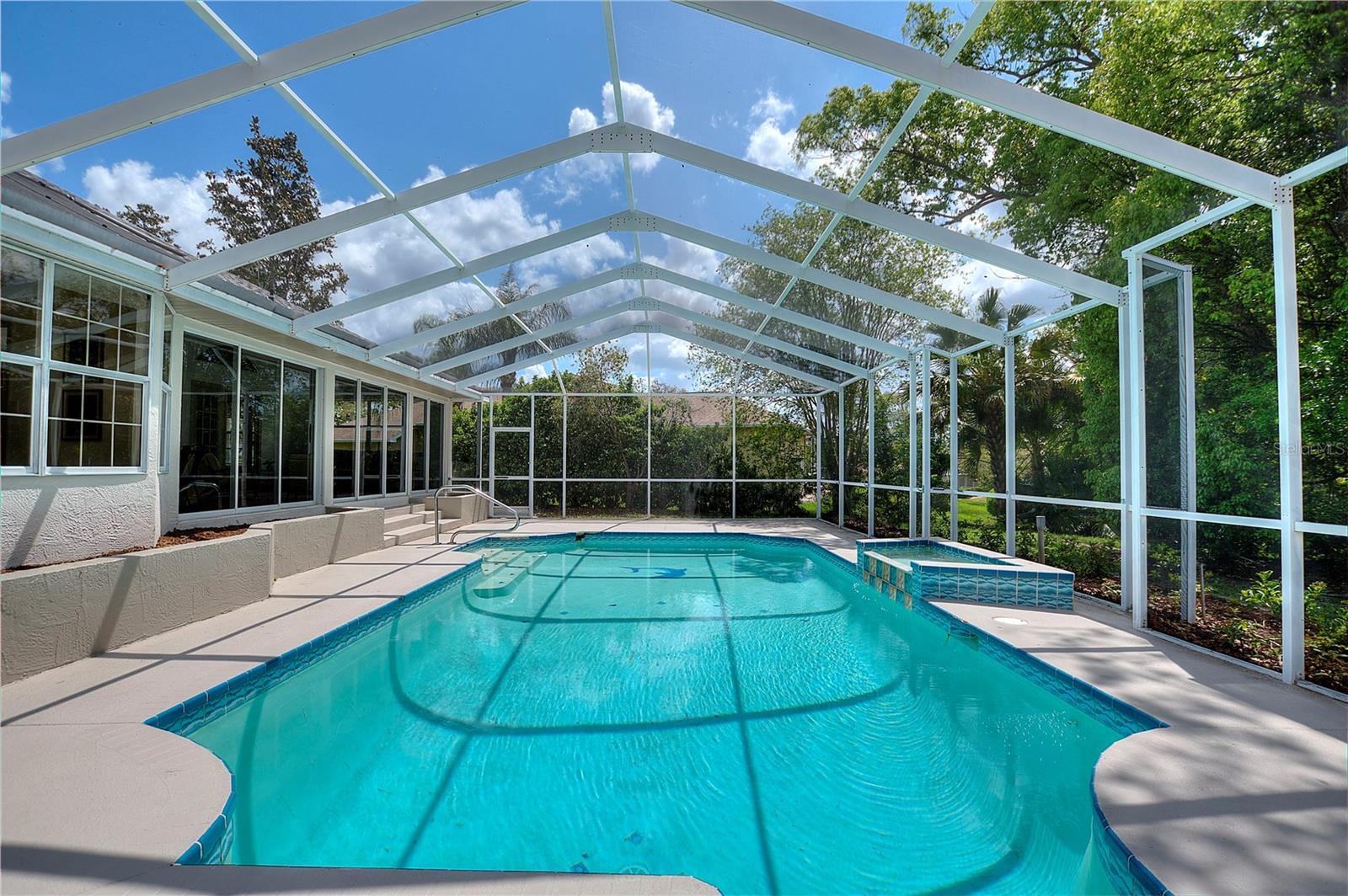 EAST LINDEN ESTATE - Residential