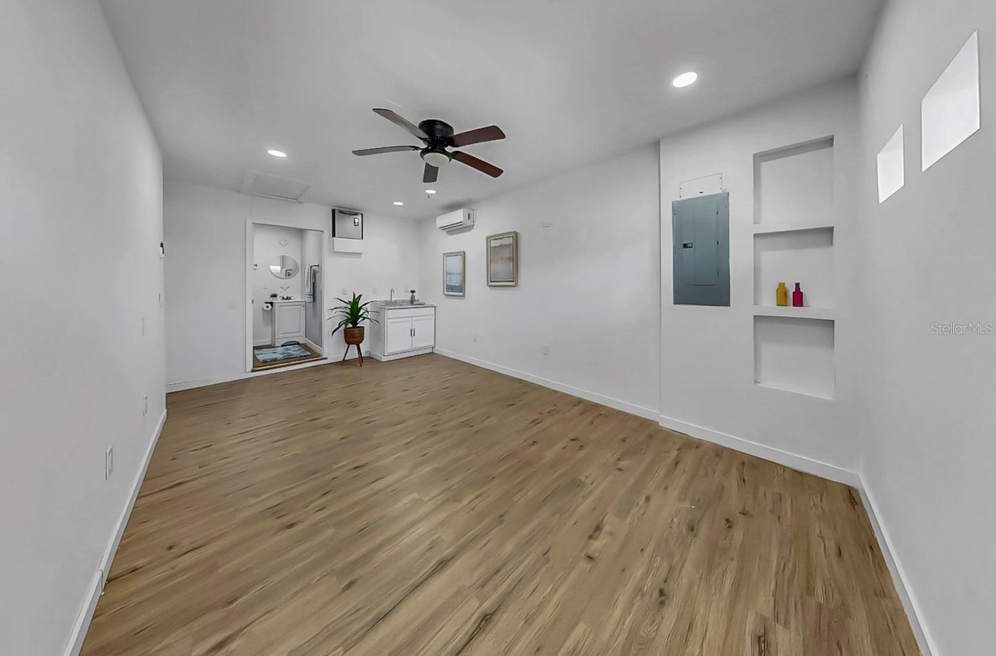 HILLCREST - Residential