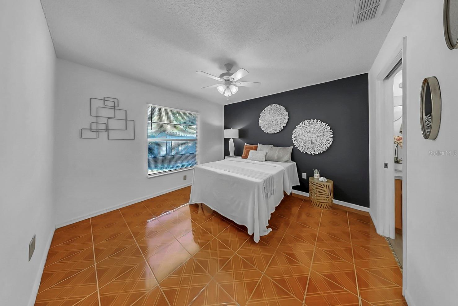 HILLCREST - Residential