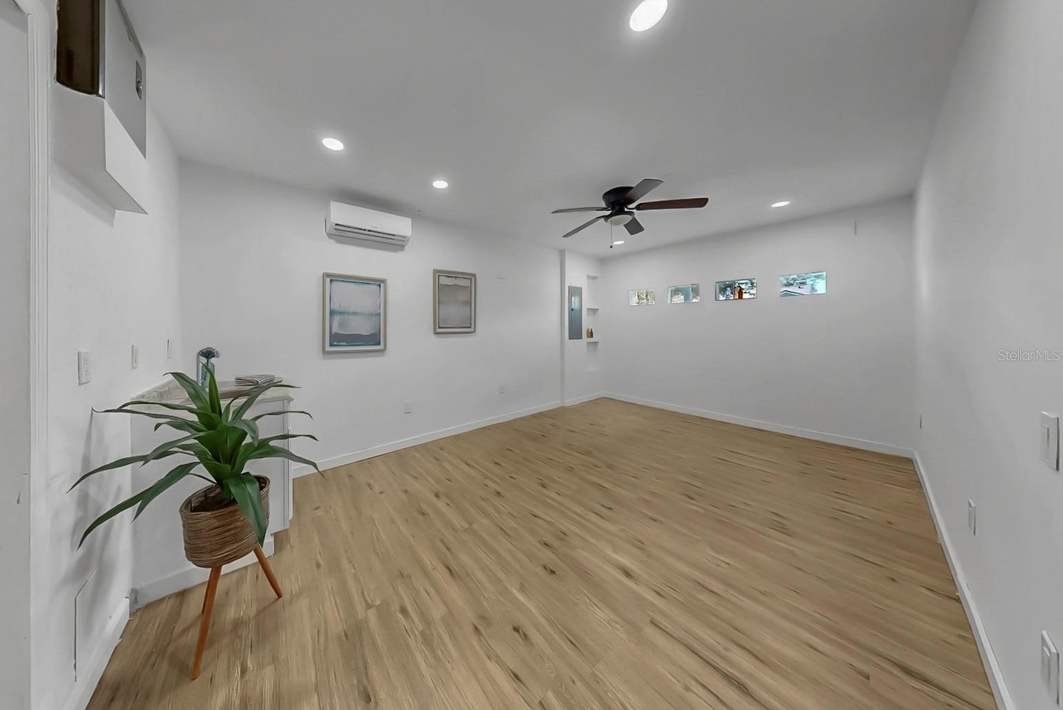 HILLCREST - Residential