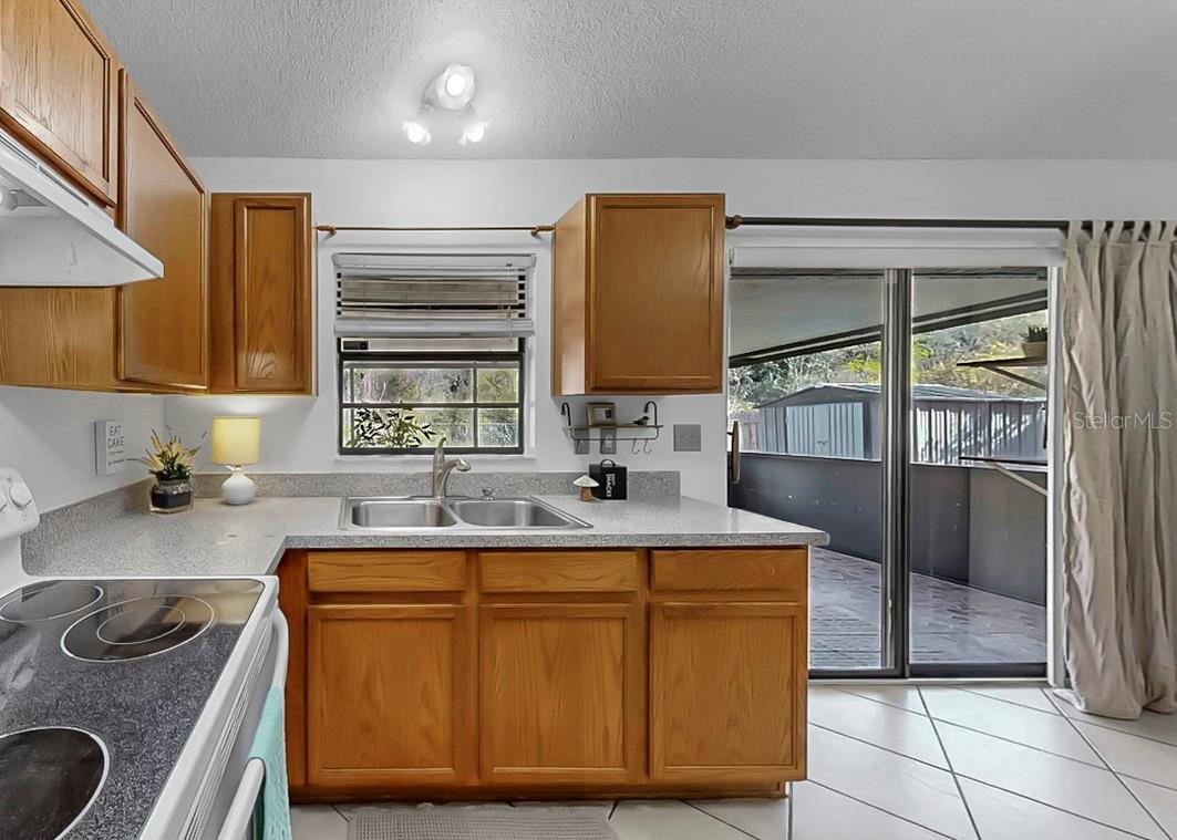 HILLCREST - Residential