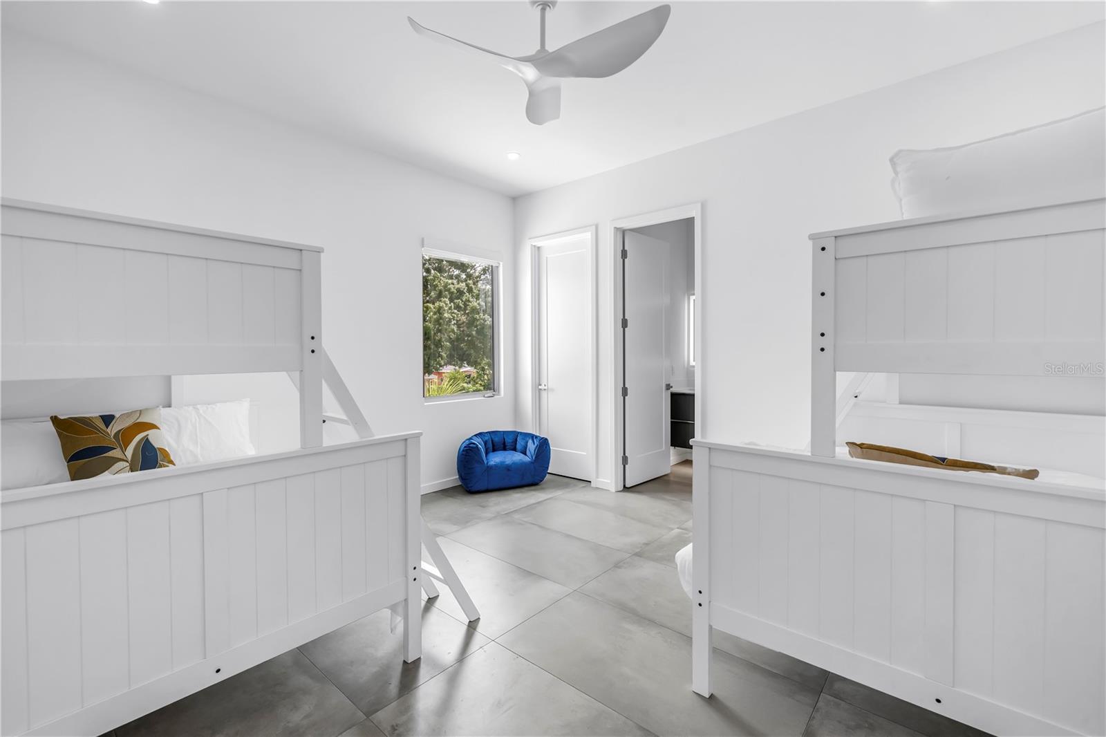 LOMA LINDA PARK - Residential