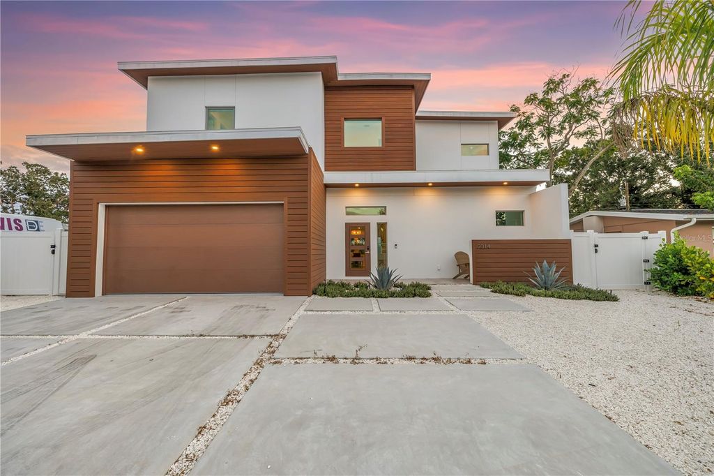 Photo of 2314 Floyd Street, Sarasota, FL 34239 (MLS # A4654349)
