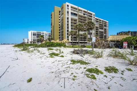 Photo of 1480 Gulf Boulevard #109, Clearwater Beach, FL 33767 (MLS # TB8452782)