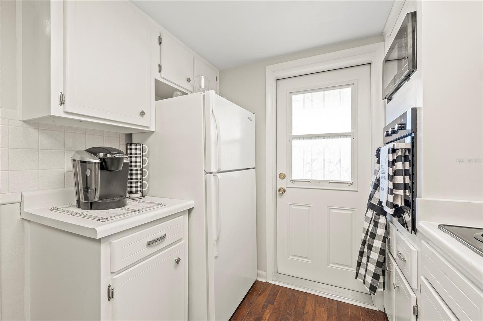 500 GLENNES LANE 206