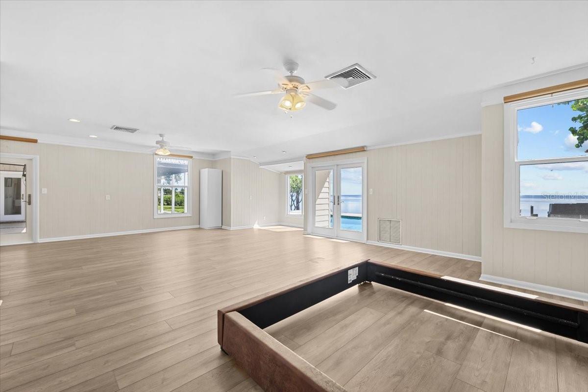 BAY COLONY ESTATES - Residential