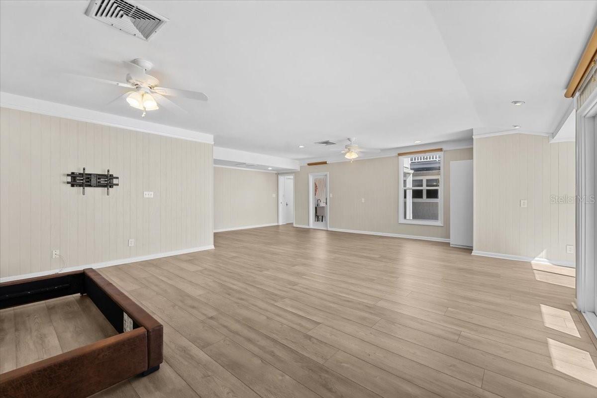 BAY COLONY ESTATES - Residential