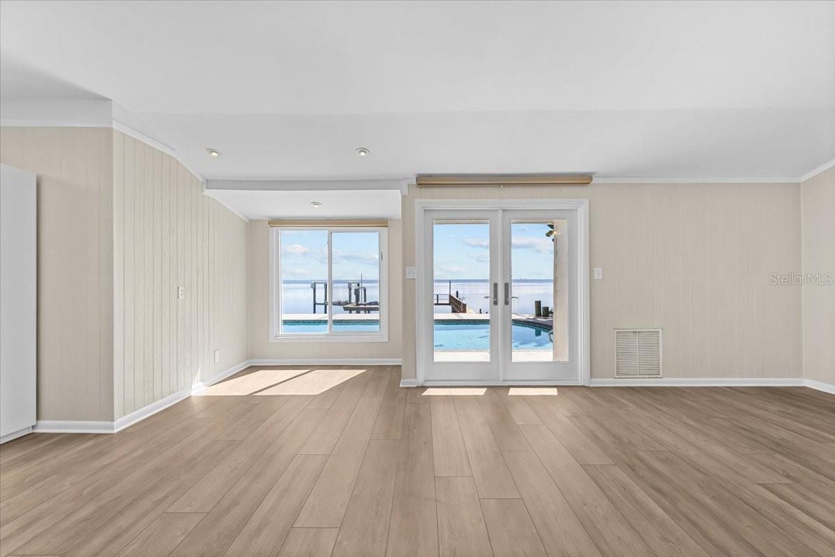 BAY COLONY ESTATES - Residential