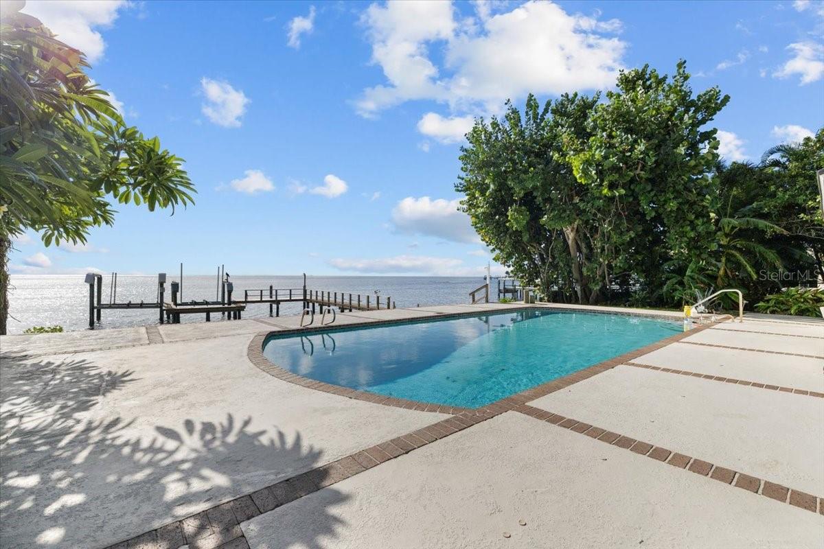 BAY COLONY ESTATES - Residential