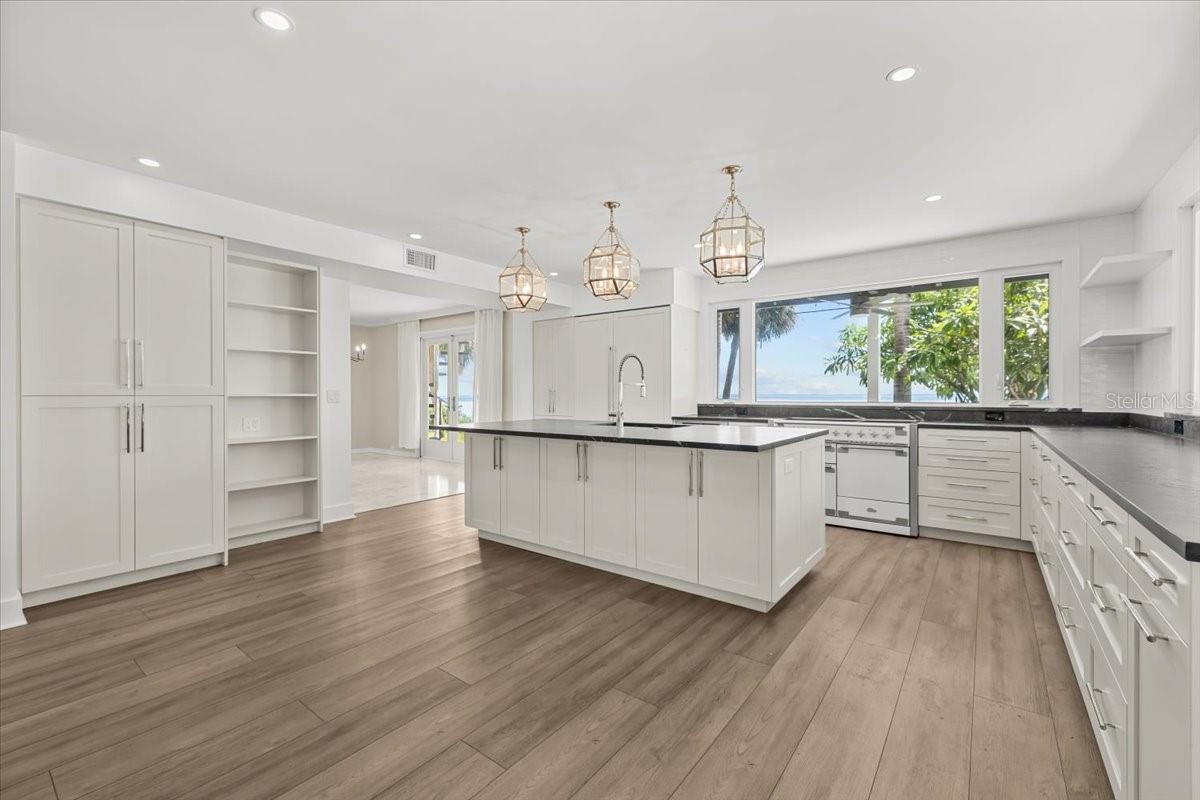 BAY COLONY ESTATES - Residential