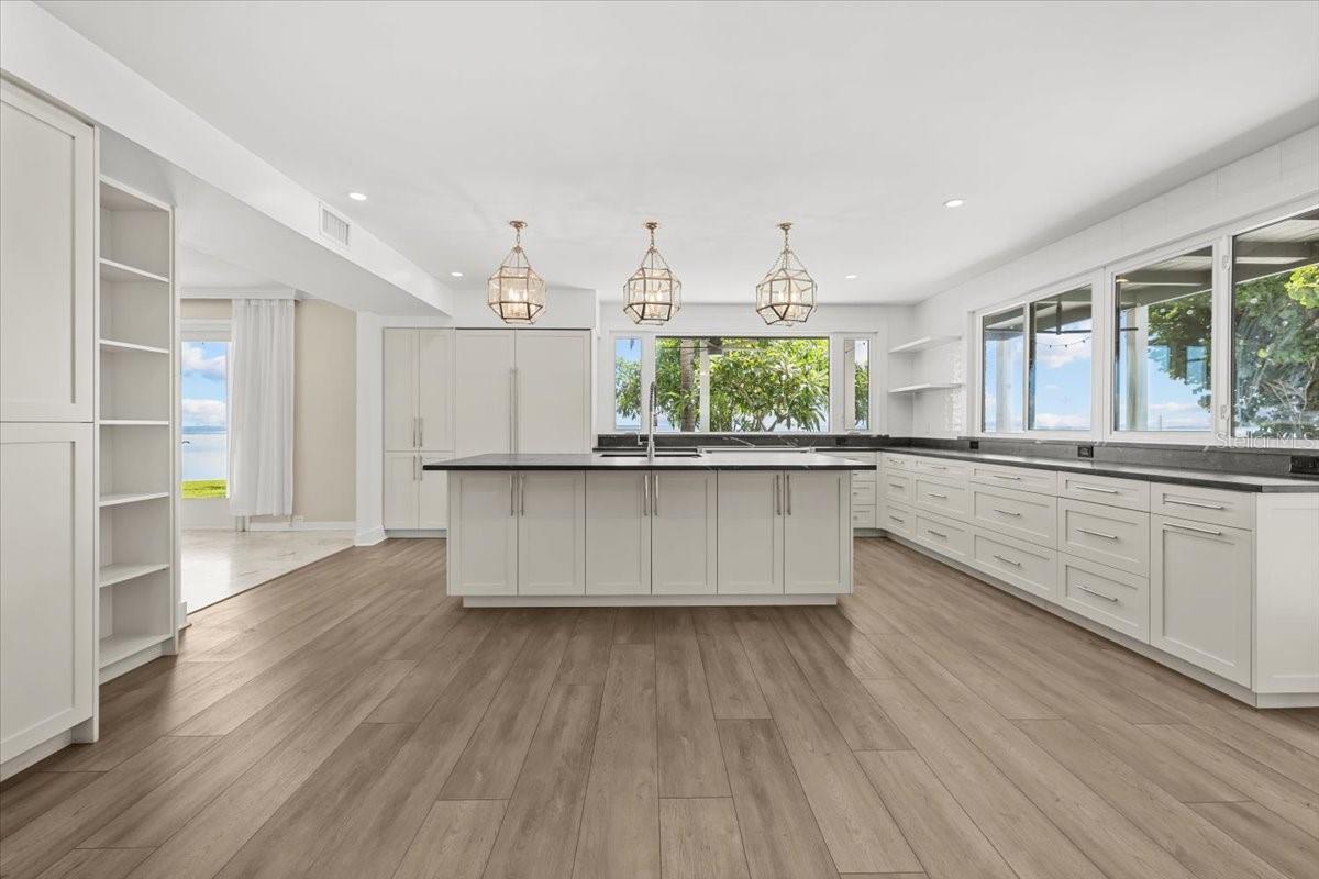BAY COLONY ESTATES - Residential