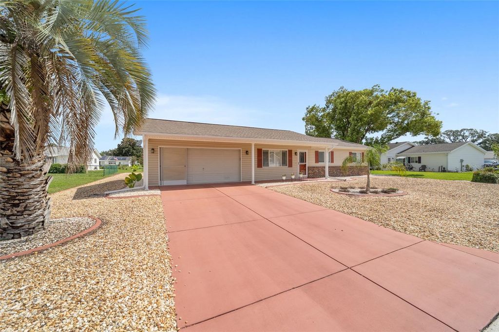 Photo of 17835 SE 95th Circle, Summerfield, FL 34491 (MLS # OM704375)