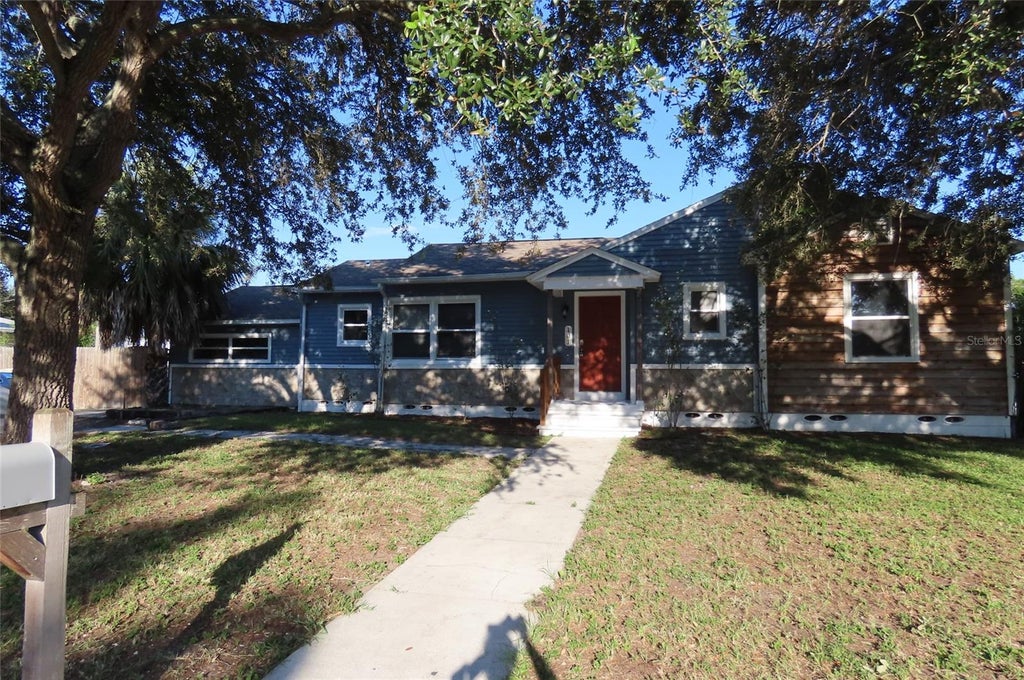 Photo of 101 N Glenwood Avenue, Clearwater, FL 33755 (MLS # TB8556176)