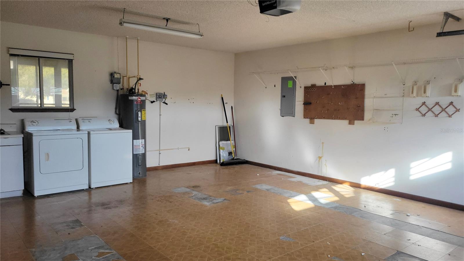 PALM CAY UN 02 & REPLAT/TRACT - Residential