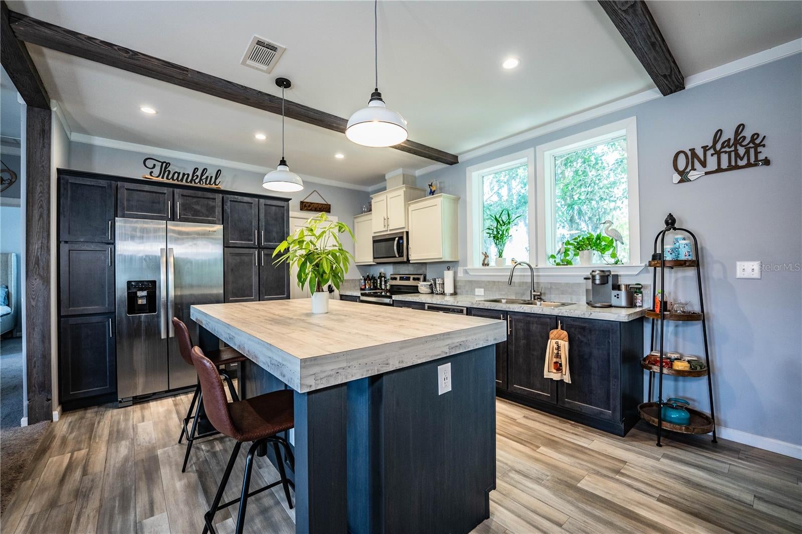 950 LAKE COVE TRAIL