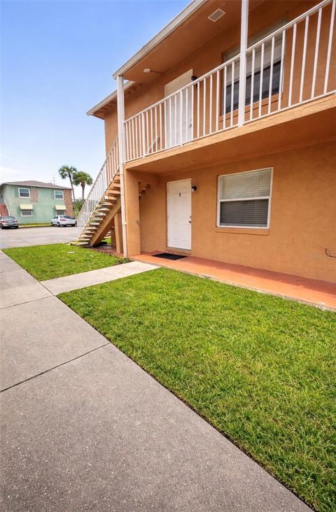 Photo of 746 NE Michigan Court #1, Saint Cloud, FL 34769 (MLS # S5146103)