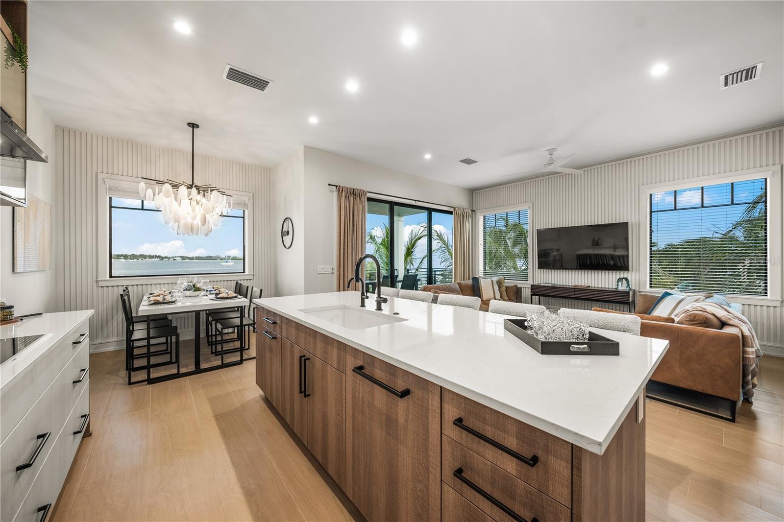 CORTEZ BEACH - Residential