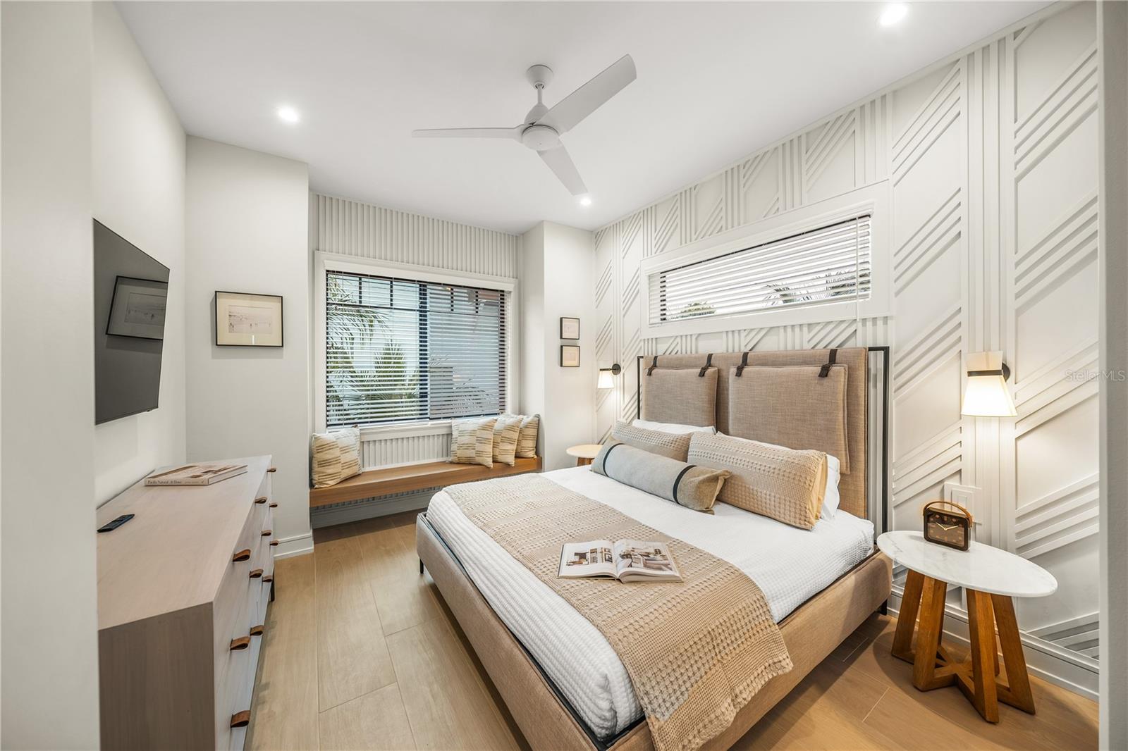 CORTEZ BEACH - Residential