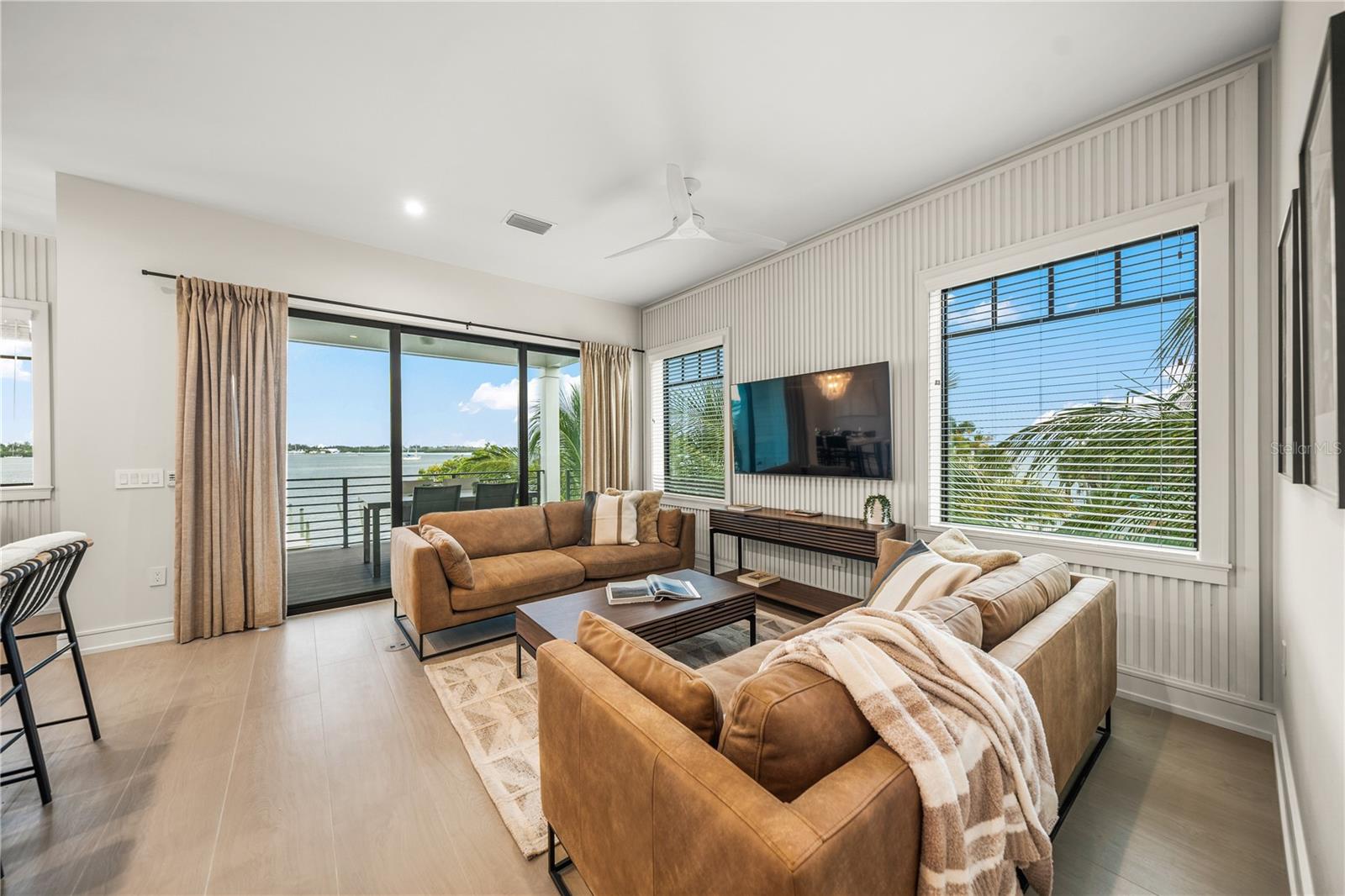 CORTEZ BEACH - Residential