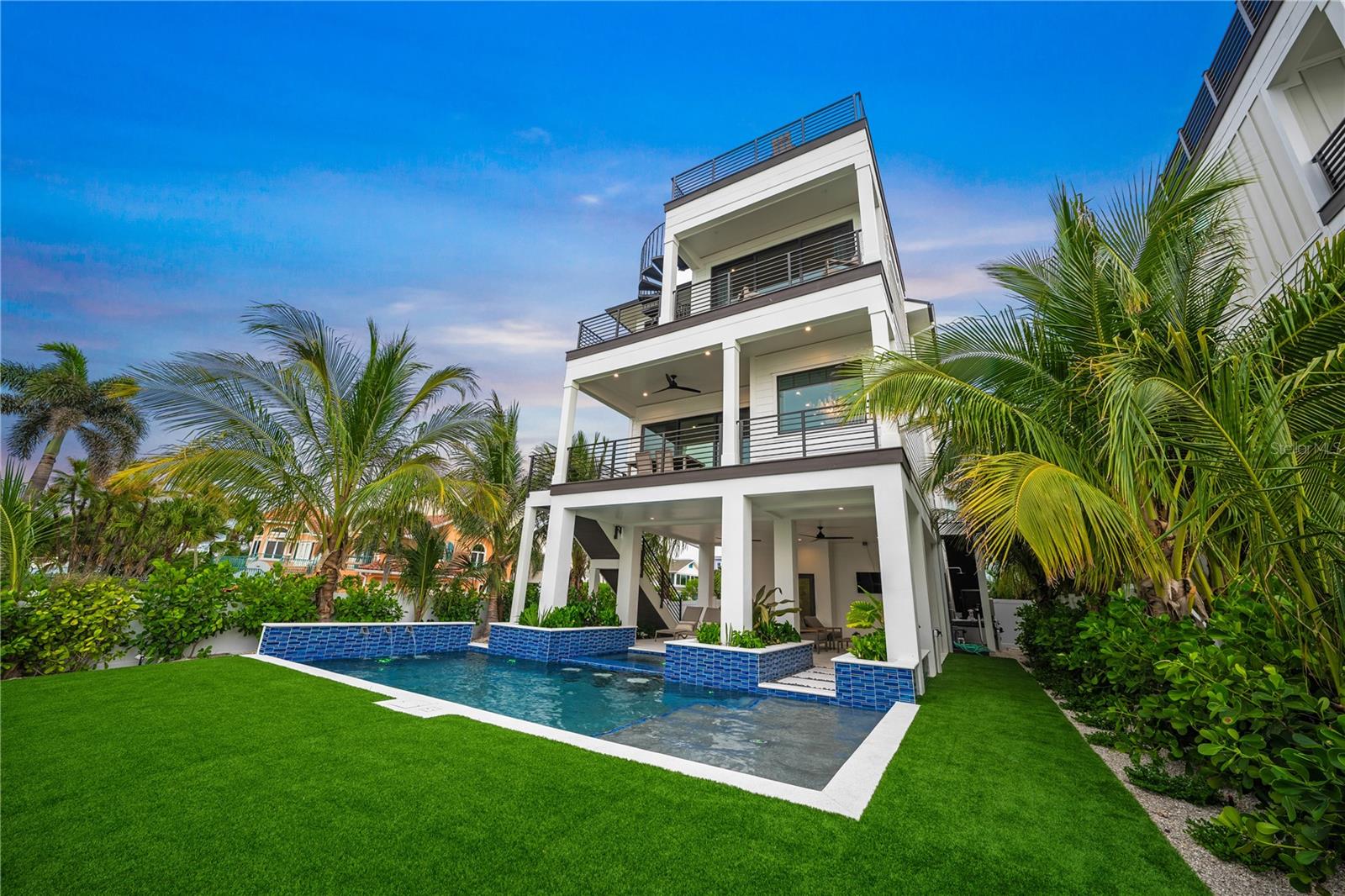 CORTEZ BEACH - Residential