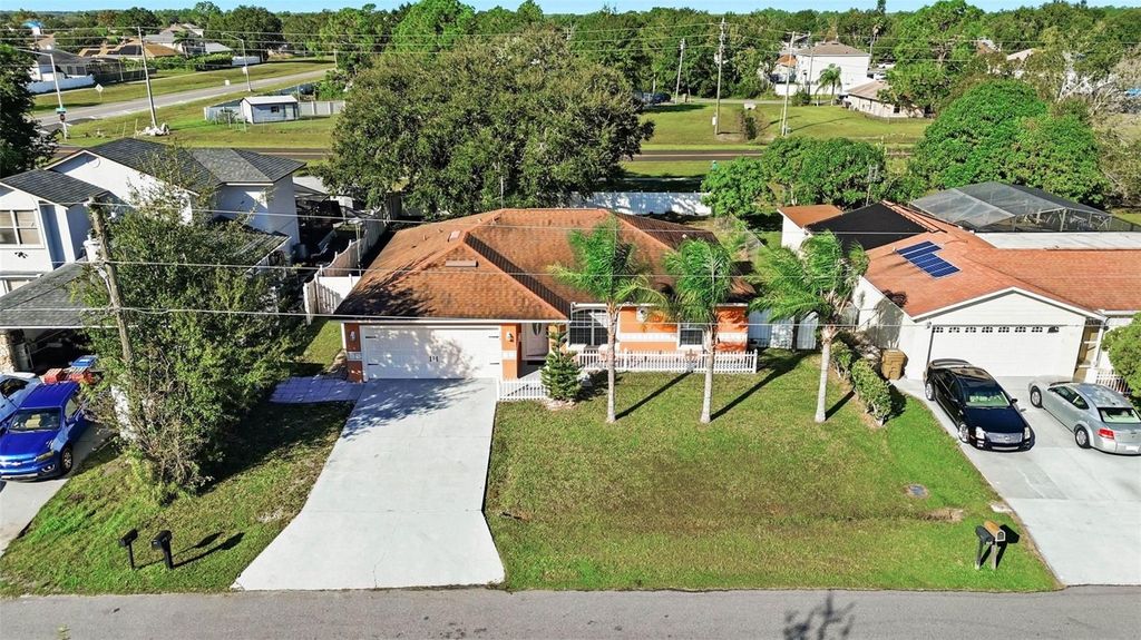 Photo of 904 San Carlos Way, Kissimmee, FL 34758 (MLS # S5137426)