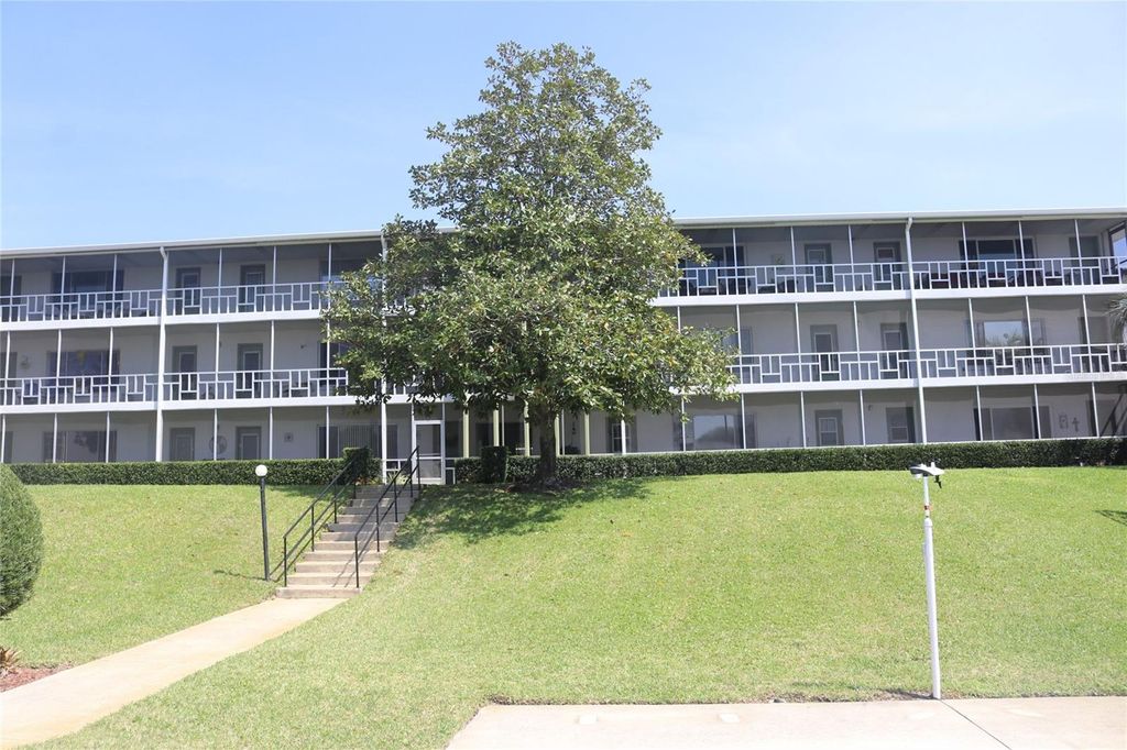 Photo of 1700 6th Street NW #B23, Winter Haven, FL 33881 (MLS # O6391774)