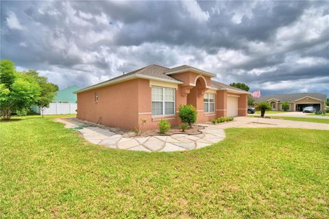 A home in WINTER HAVEN