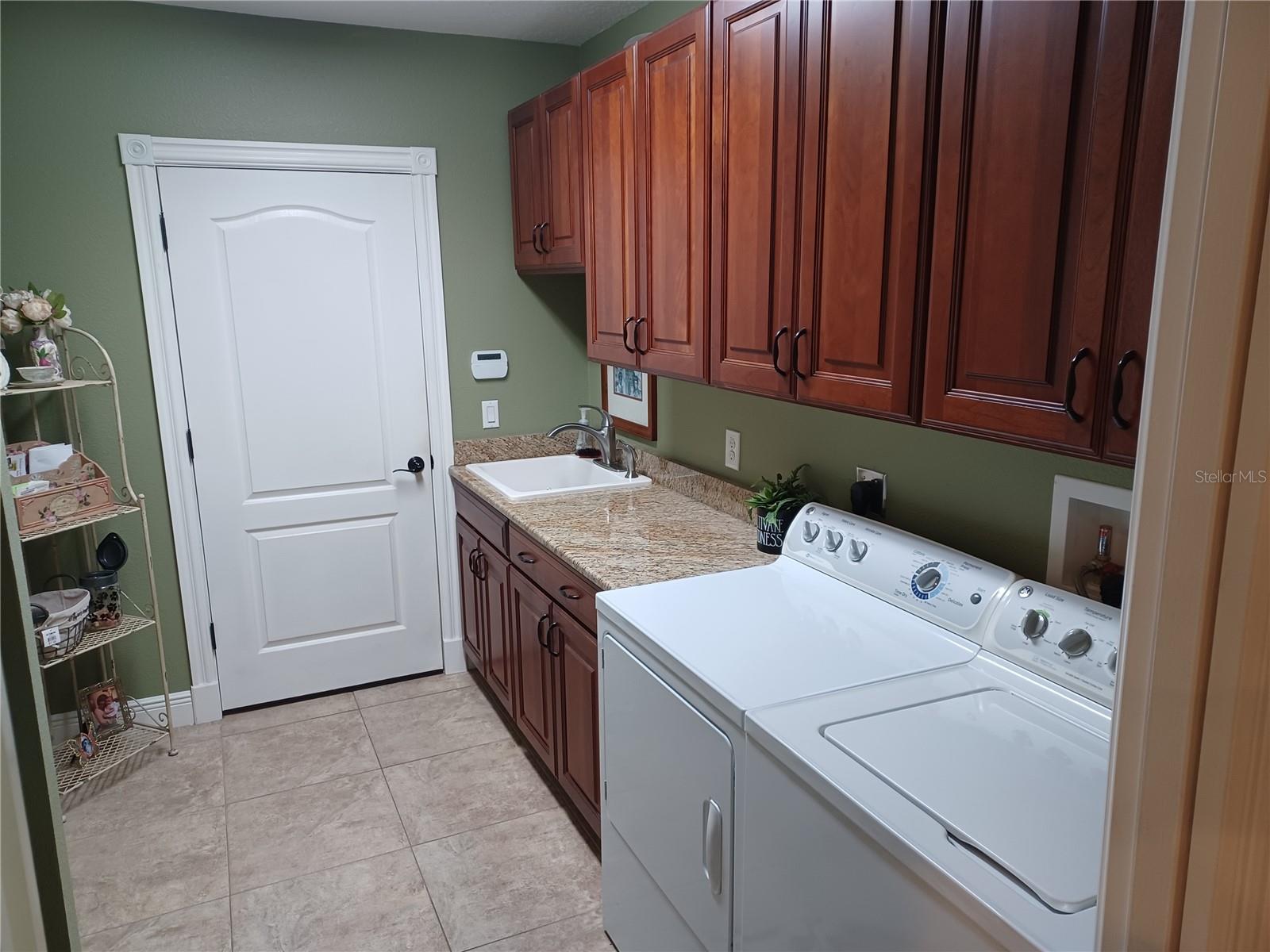 BLACK HAMMOCK - Residential