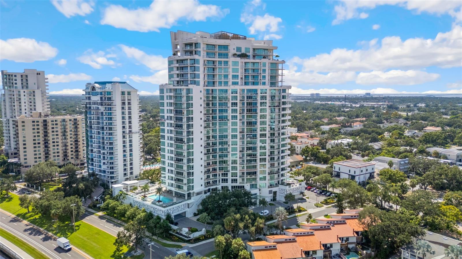 VIRAGE BAYSHORE - Residential