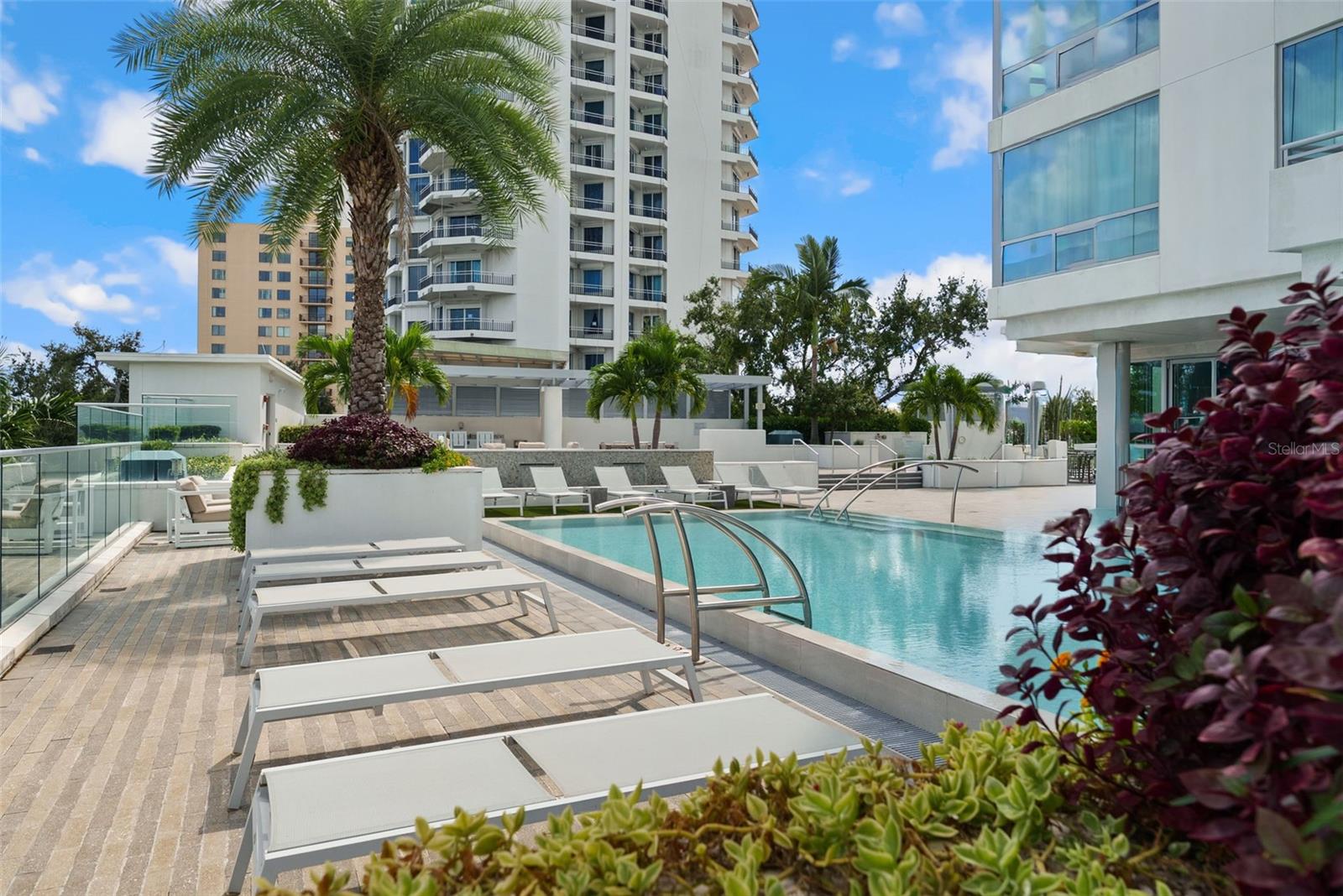 VIRAGE BAYSHORE - Residential