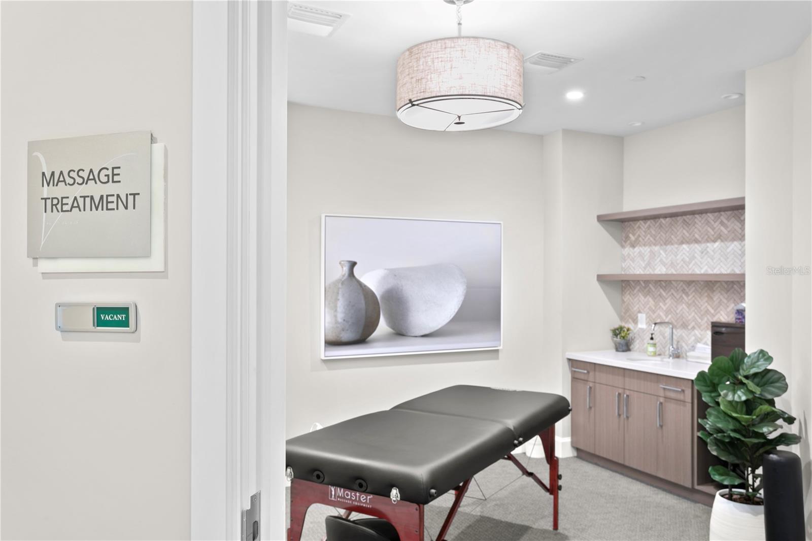 VIRAGE BAYSHORE - Residential