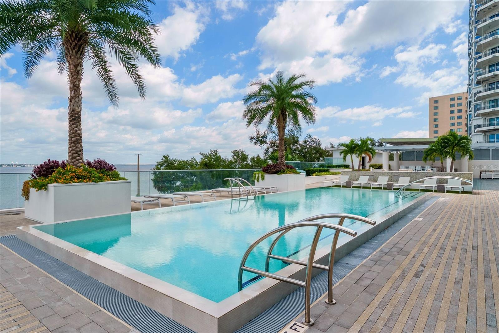 VIRAGE BAYSHORE - Residential
