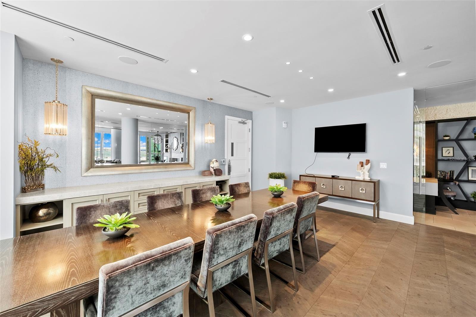 VIRAGE BAYSHORE - Residential