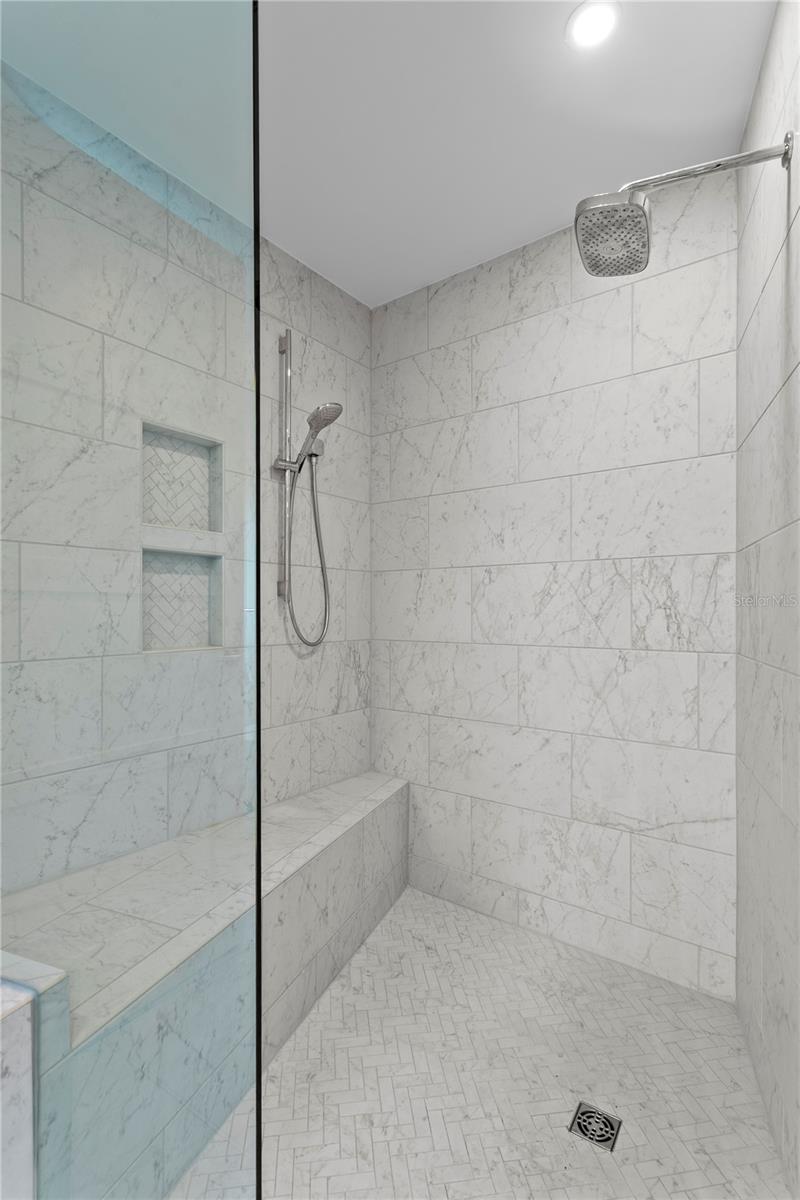 VIRAGE BAYSHORE - Residential