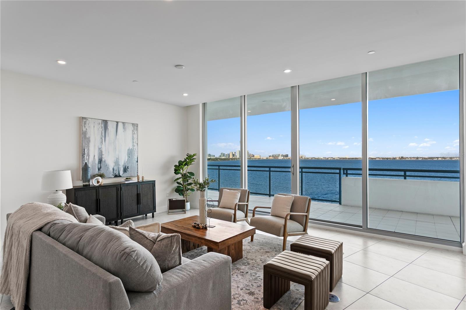 VIRAGE BAYSHORE - Residential