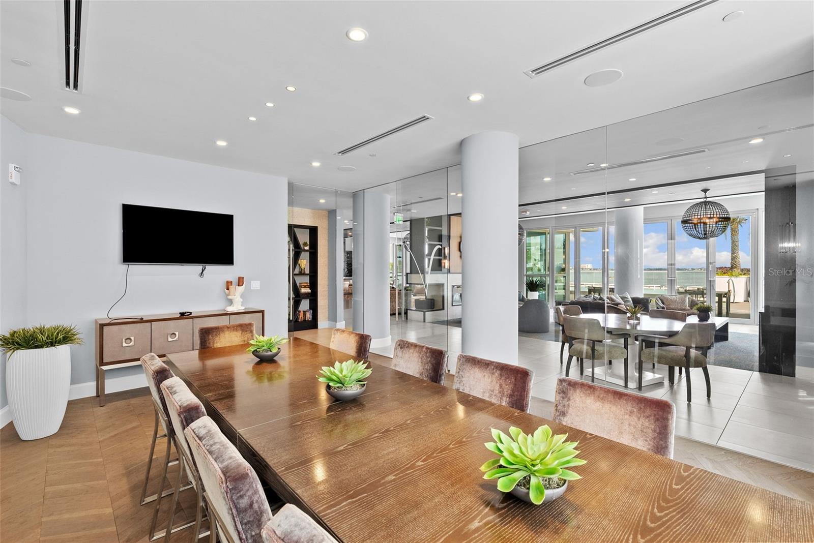 VIRAGE BAYSHORE - Residential