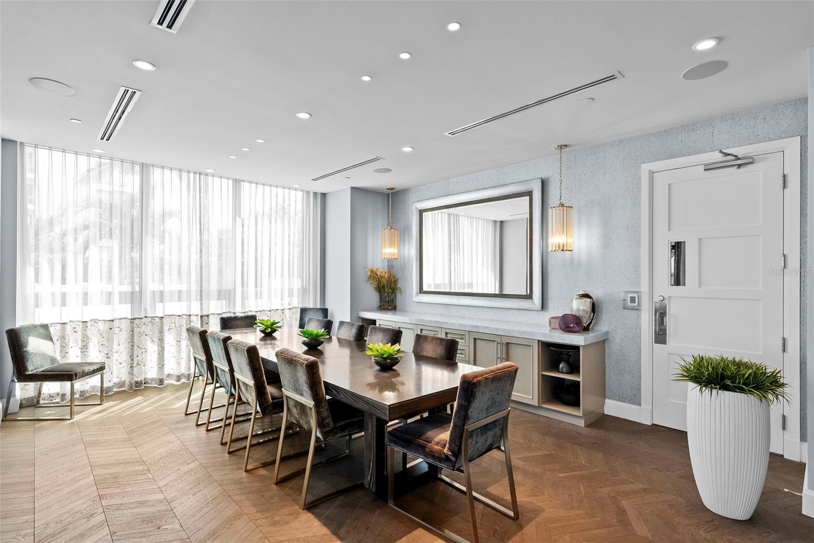 VIRAGE BAYSHORE - Residential
