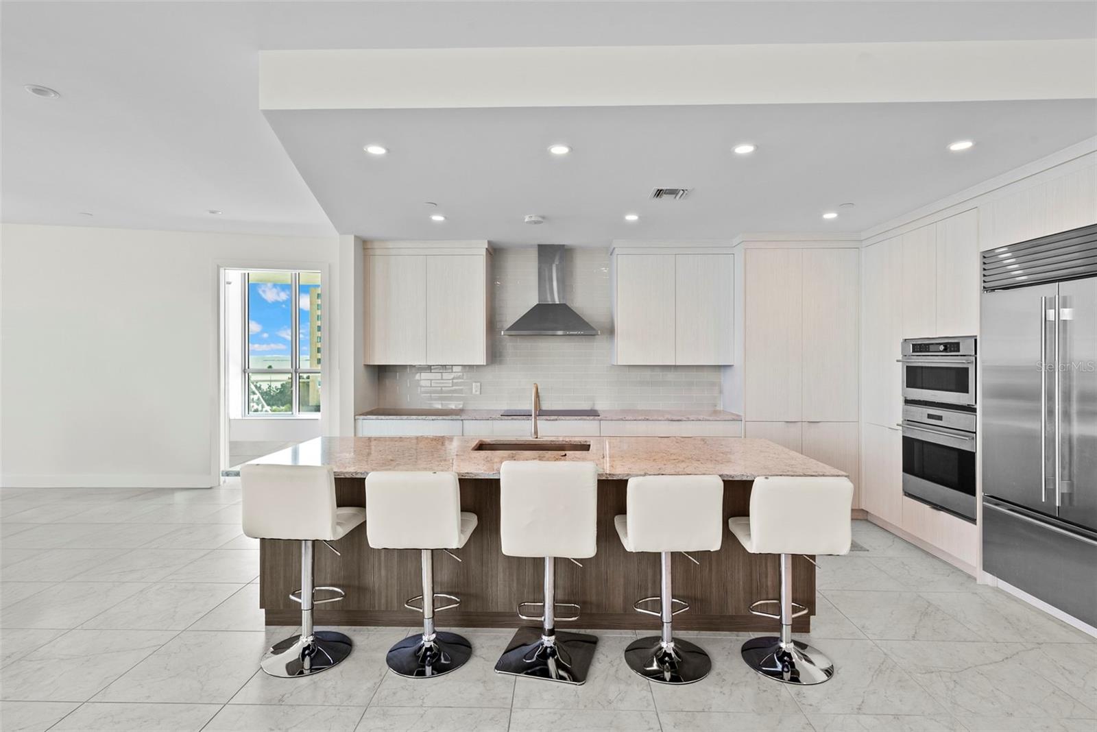 VIRAGE BAYSHORE - Residential