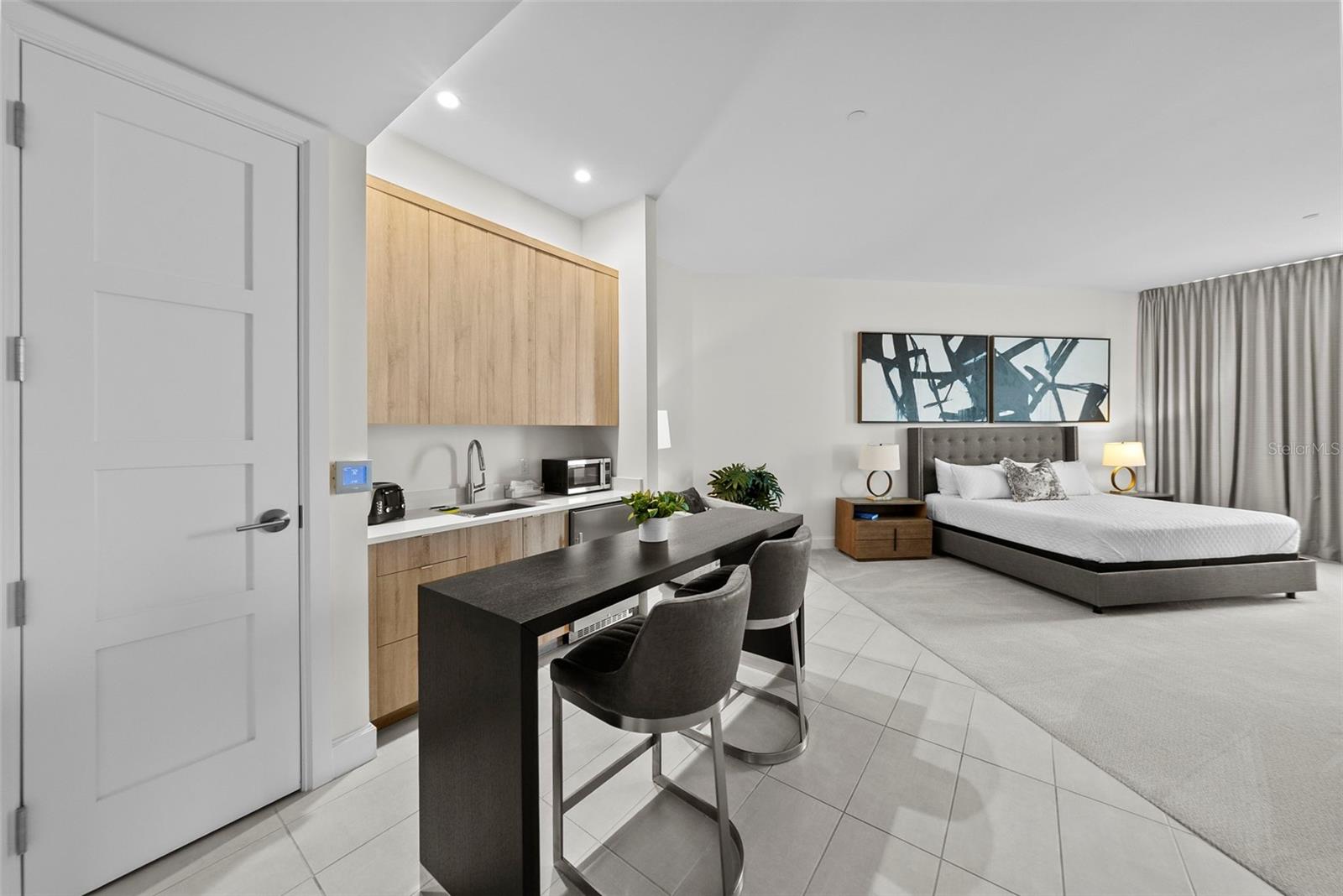 VIRAGE BAYSHORE - Residential
