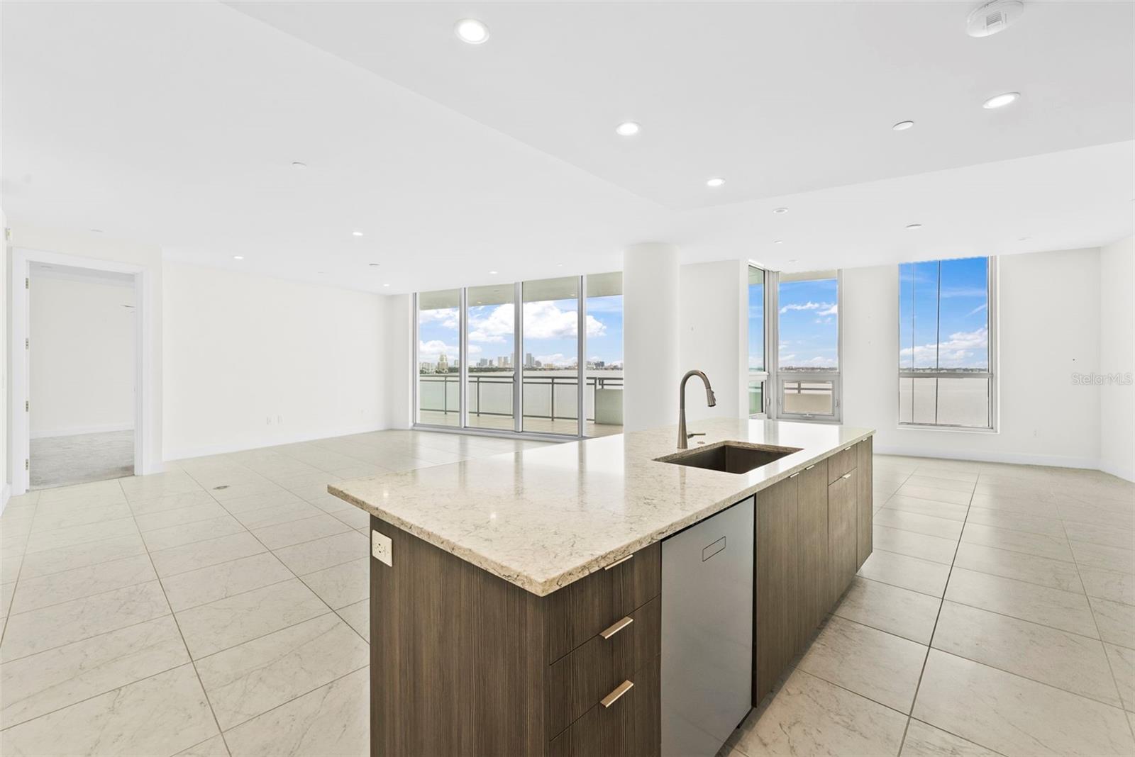 VIRAGE BAYSHORE - Residential