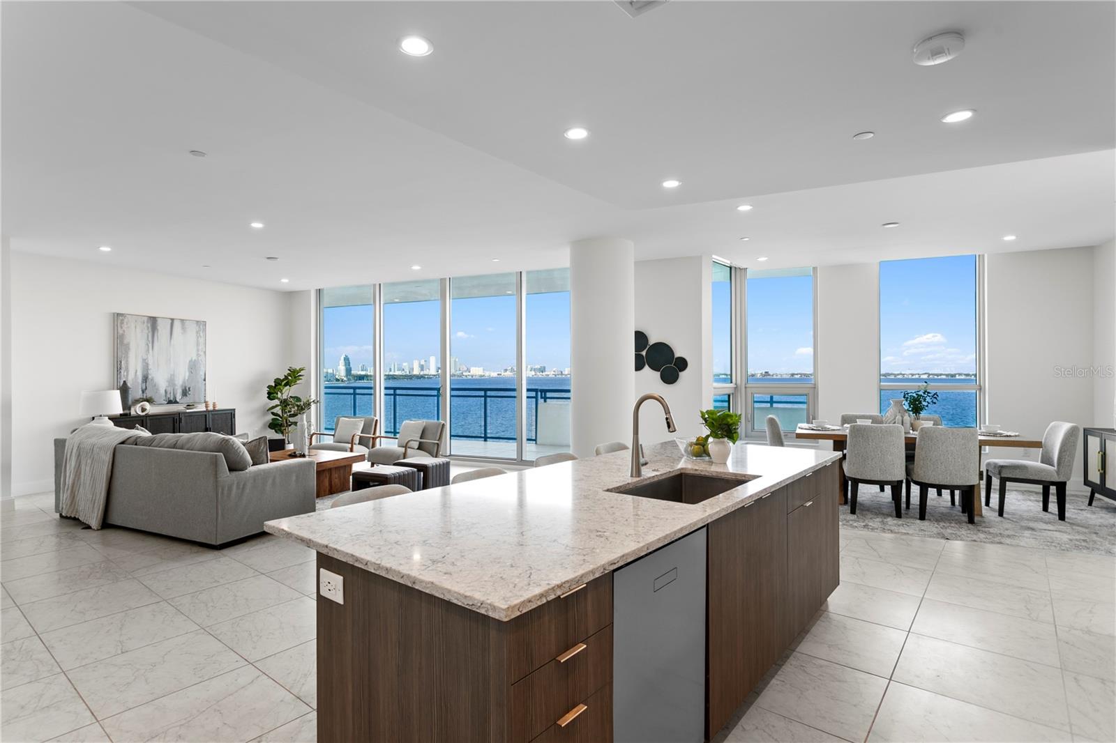 VIRAGE BAYSHORE - Residential