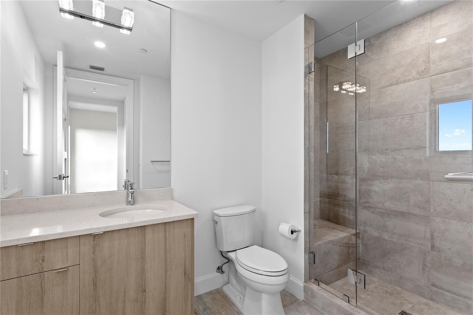 VIRAGE BAYSHORE - Residential