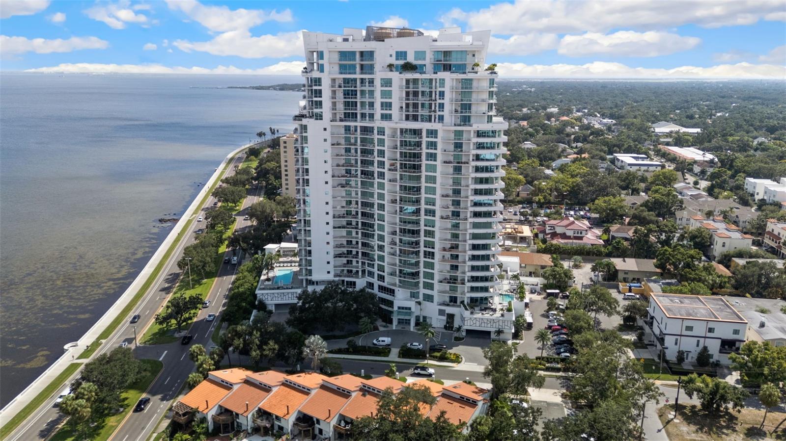 VIRAGE BAYSHORE - Residential