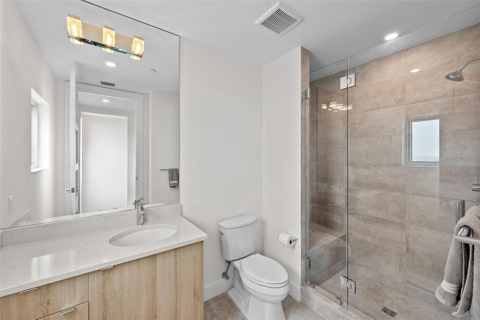 VIRAGE BAYSHORE - Residential
