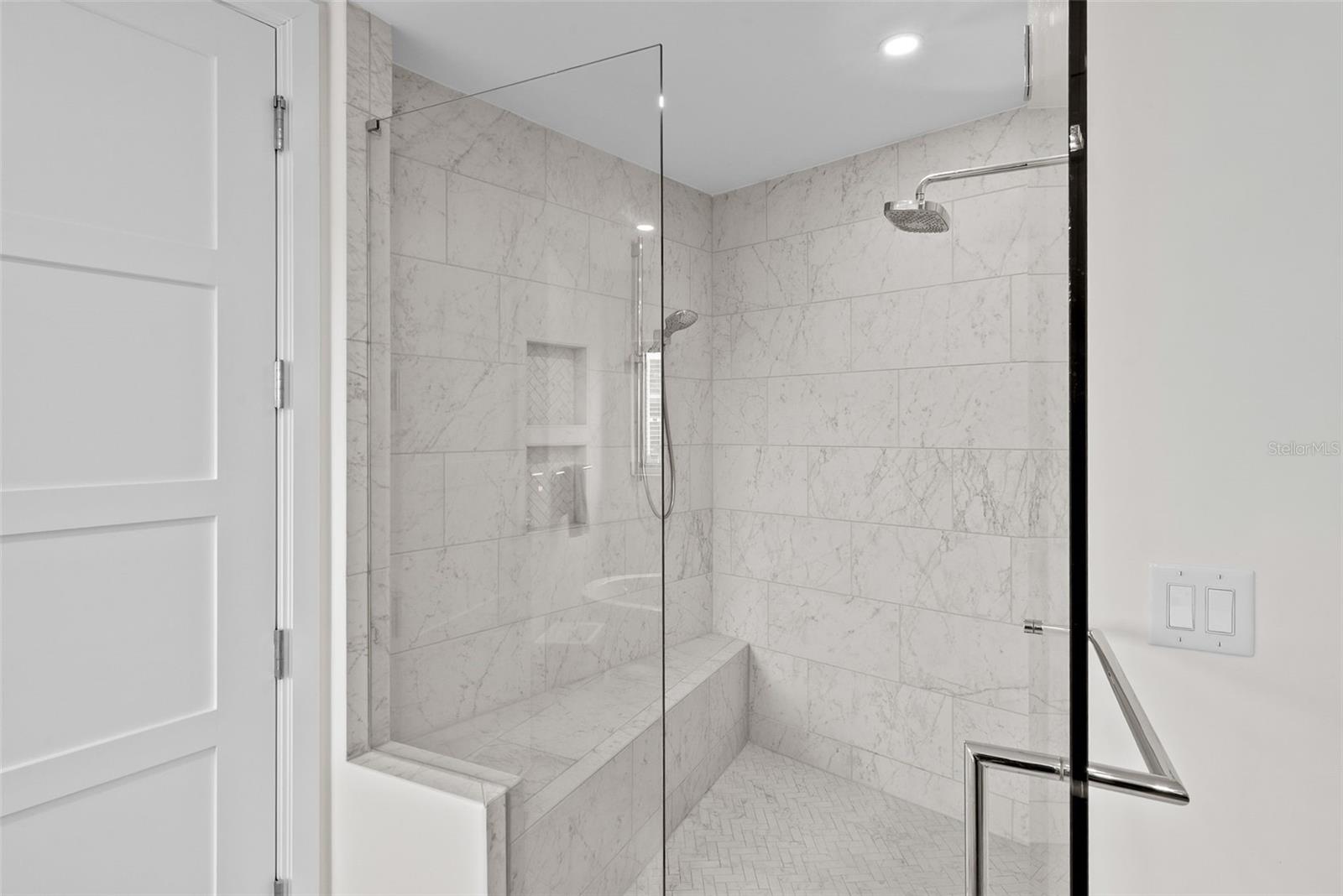 VIRAGE BAYSHORE - Residential