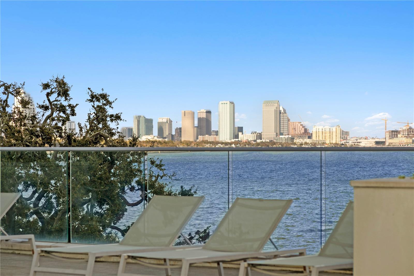 VIRAGE BAYSHORE - Residential