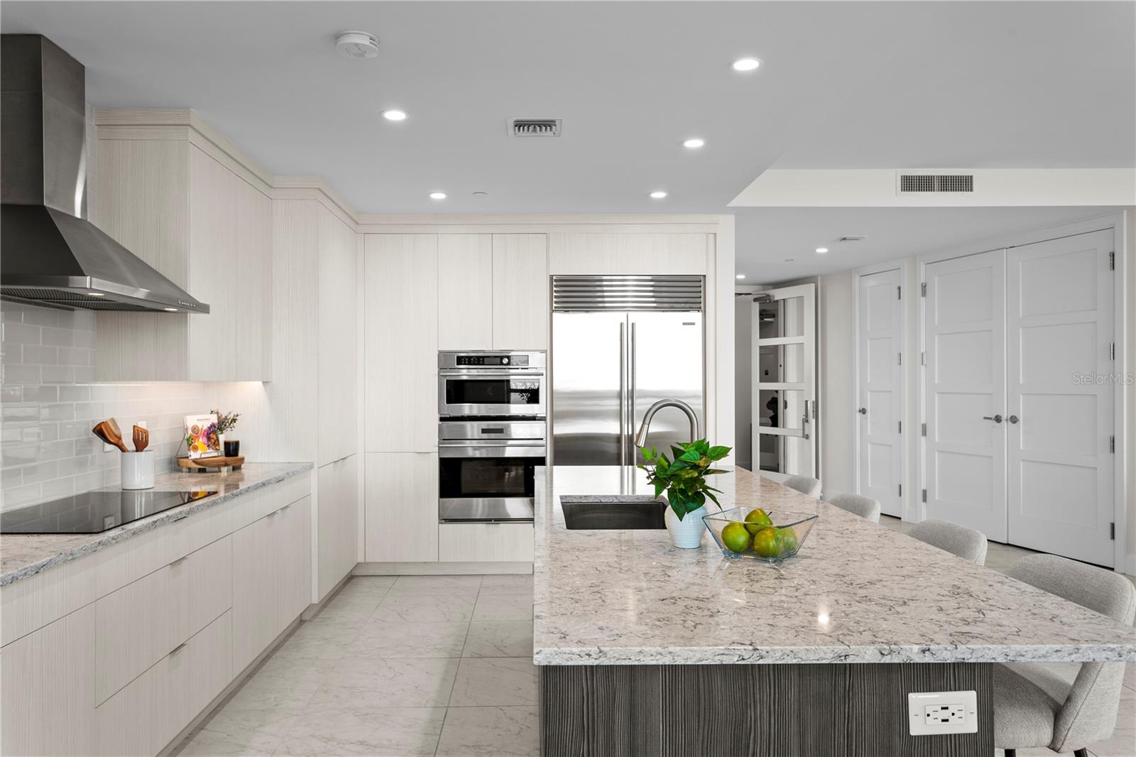 VIRAGE BAYSHORE - Residential