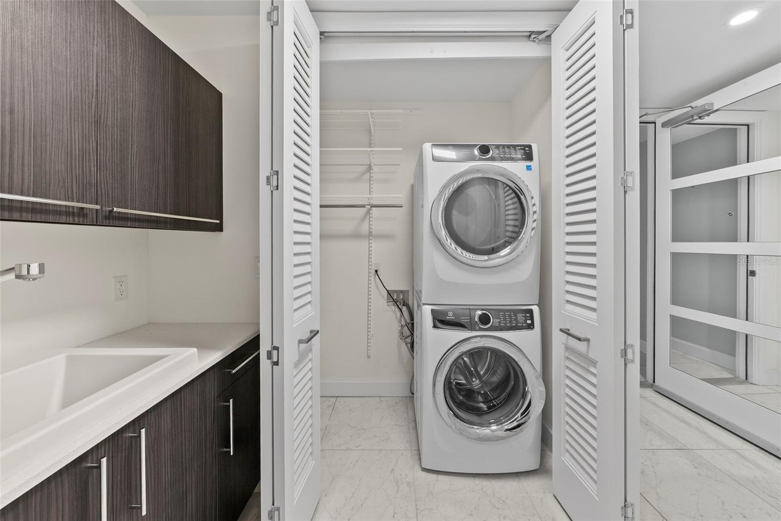 VIRAGE BAYSHORE - Residential