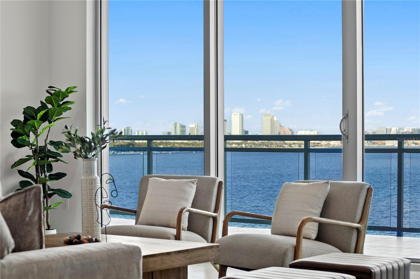 VIRAGE BAYSHORE - Residential